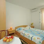 White Hill Studio-apartments Apartment
