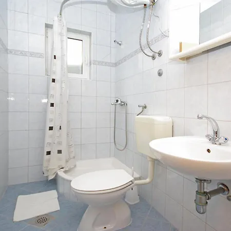 White Hill Studio-apartments アパート *