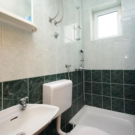 アパート White Hill Studio-apartments *