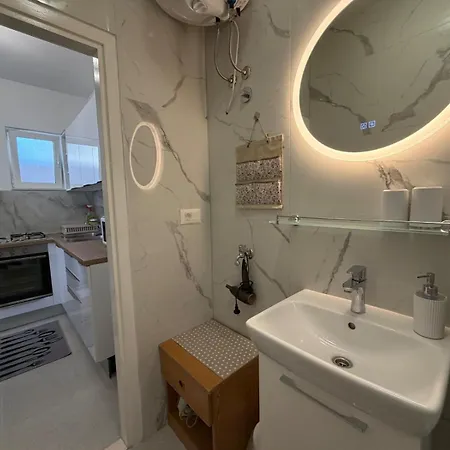 White Hill Studio-apartments * Makarská