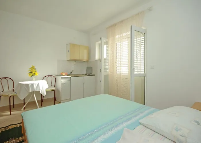 Апартаменты White Hill Studio-apartments