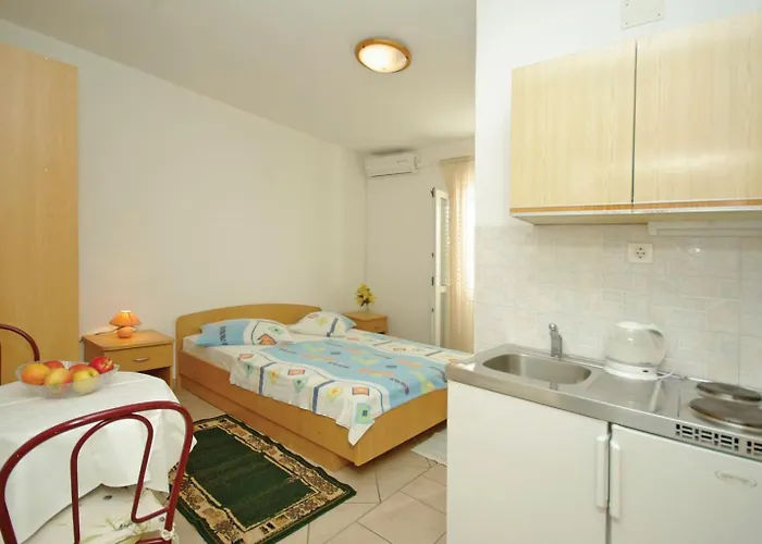 White Hill Studio-apartments *